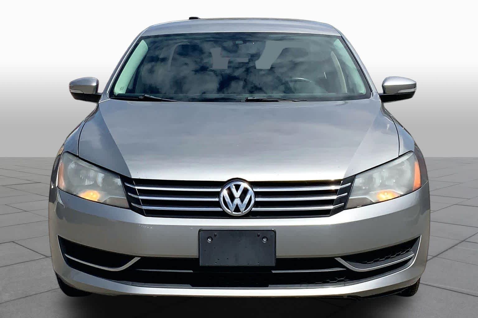 Pre-Owned 2014 Volkswagen Passat S