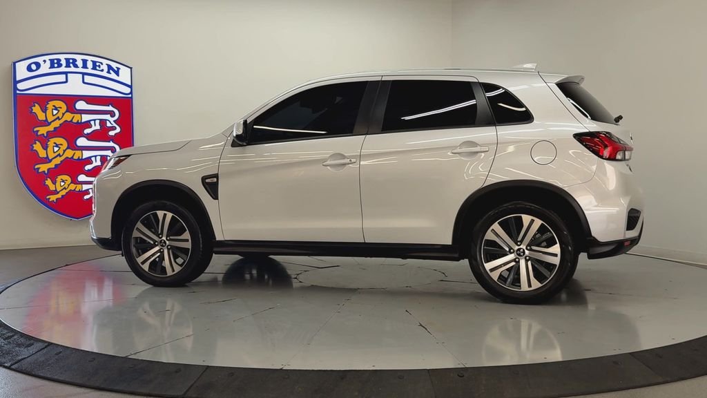 Used 2024 White Mitsubishi 2.0 ES image 7