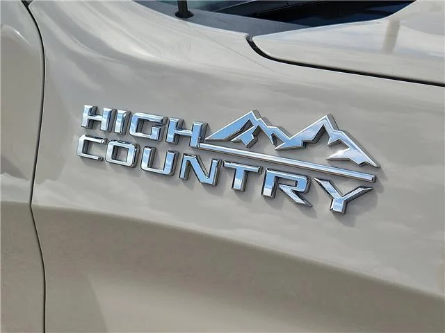 New 2026 G42 White Sands Chevrolet High Country 4x4 Crew Cab 5.75 ft. box 147.4 in. W image 7