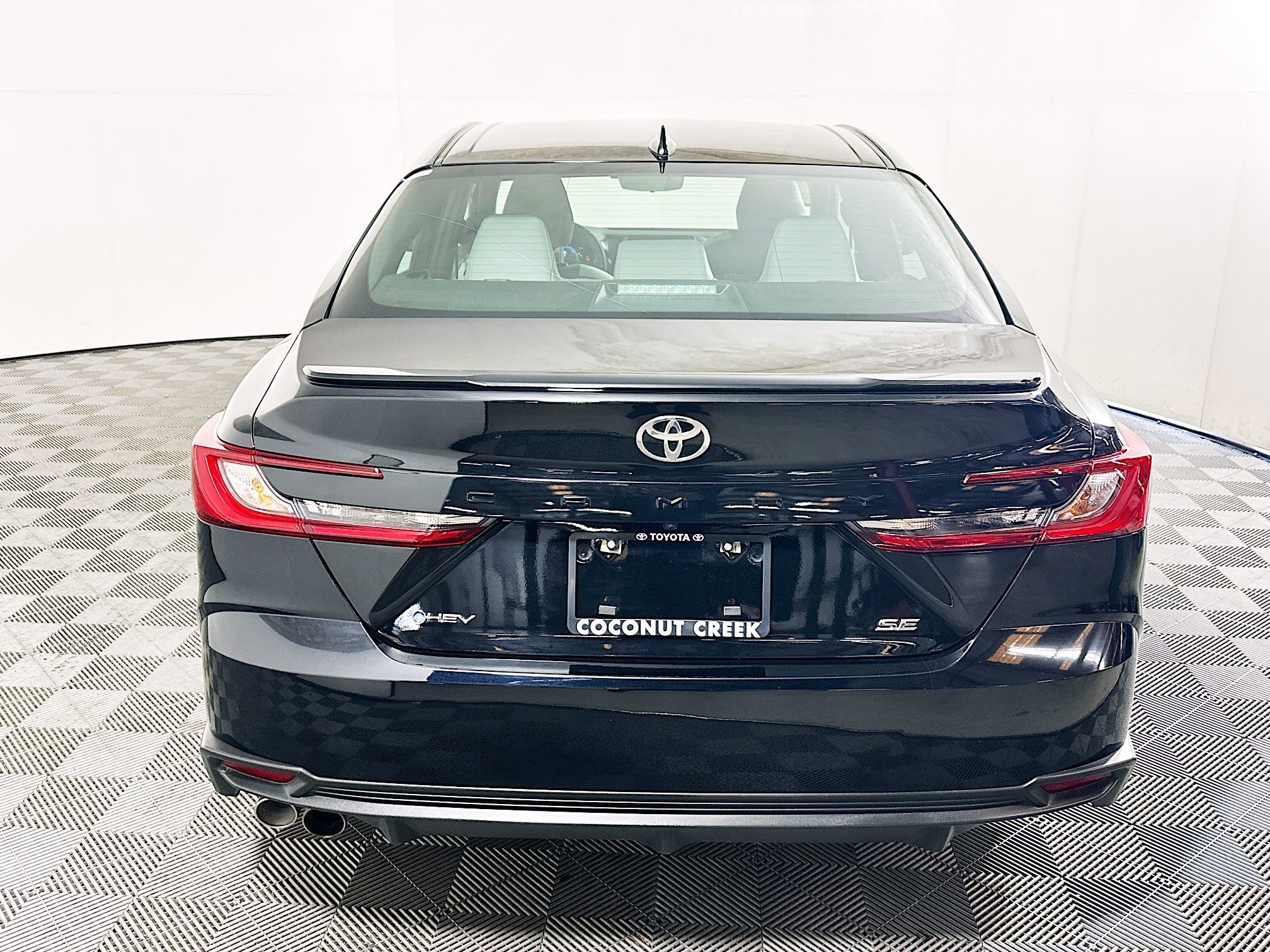 2025 Toyota Camry thumbnail 6