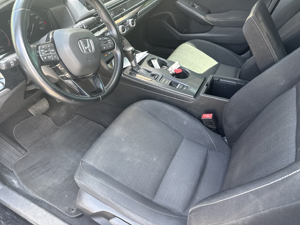 Used 2022  Honda EX image 9