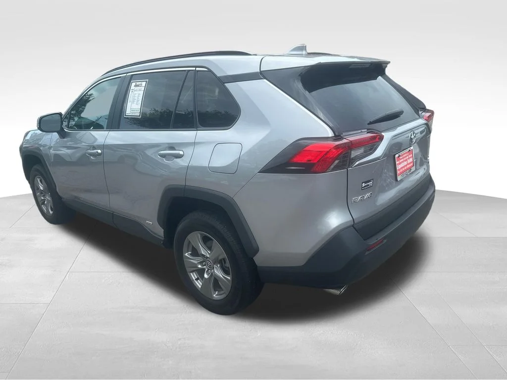 Used 2024 Silver Toyota XLE image 18