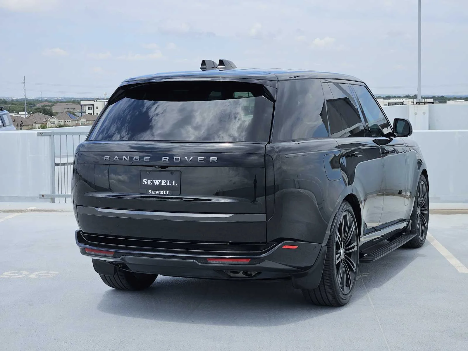Certified Used 2024 Santorini Black Metallic Land Rover SE image 5