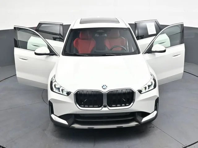 Used 2023 White BMW xDrive28i image 47