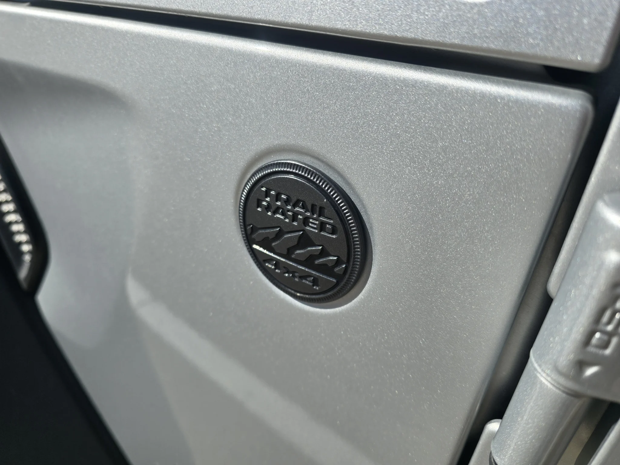 Used 2024 Silver Zynith Clearcoat Jeep Sport S image 11