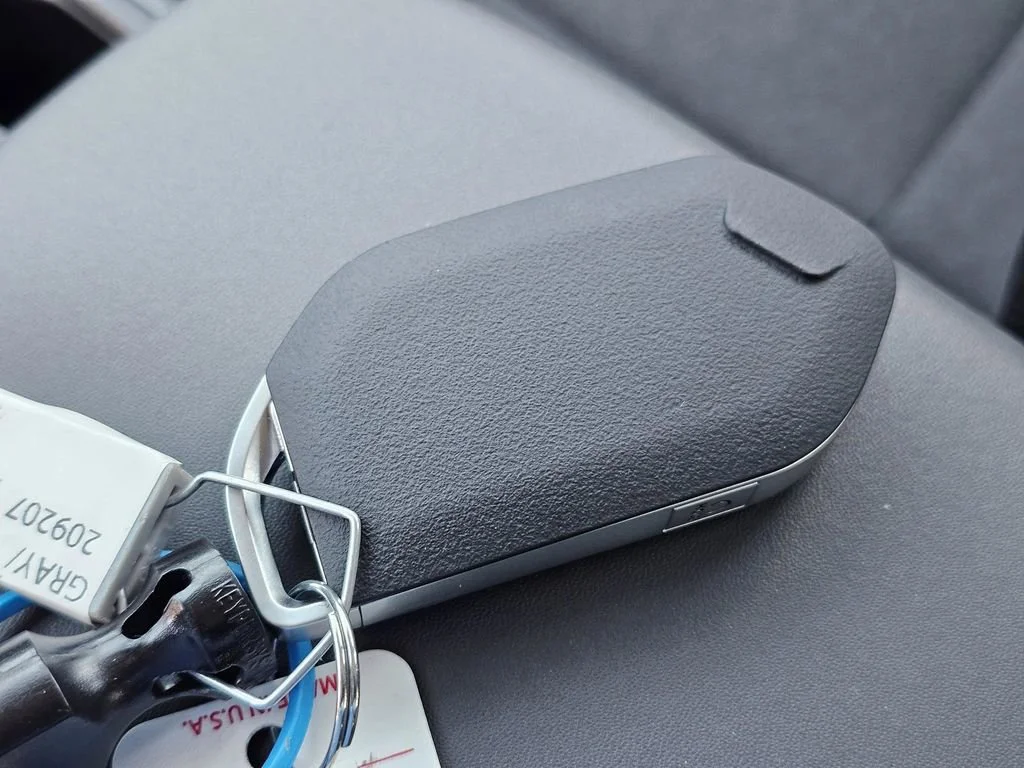 Used 2025 Steel Gray Kia LXS image 29