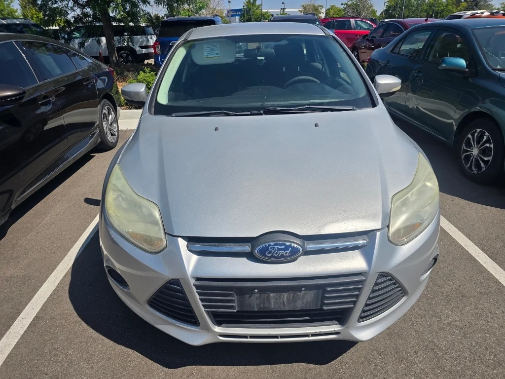 Used 2013 Ingot Silver Metallic Ford SE image 16