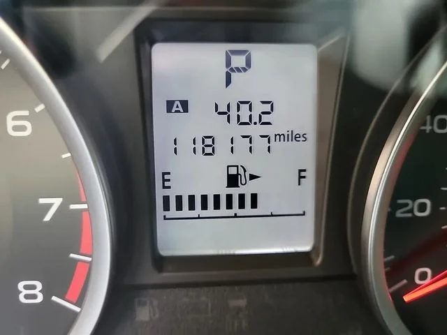 Used 2016 Silver Subaru 2.5i Premium image 12