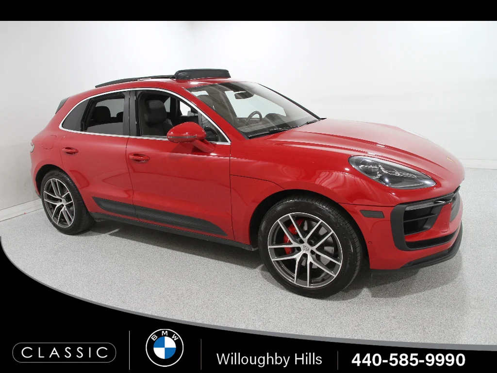 2022 Porsche Macan S's photo