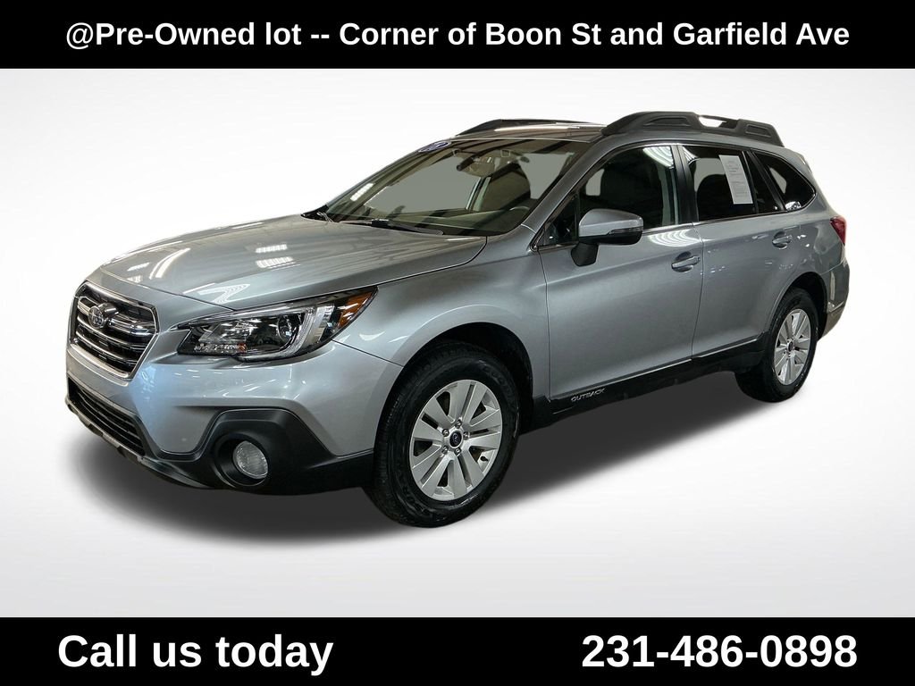 Used 2018 Silver Subaru 2.5i Premium image 1