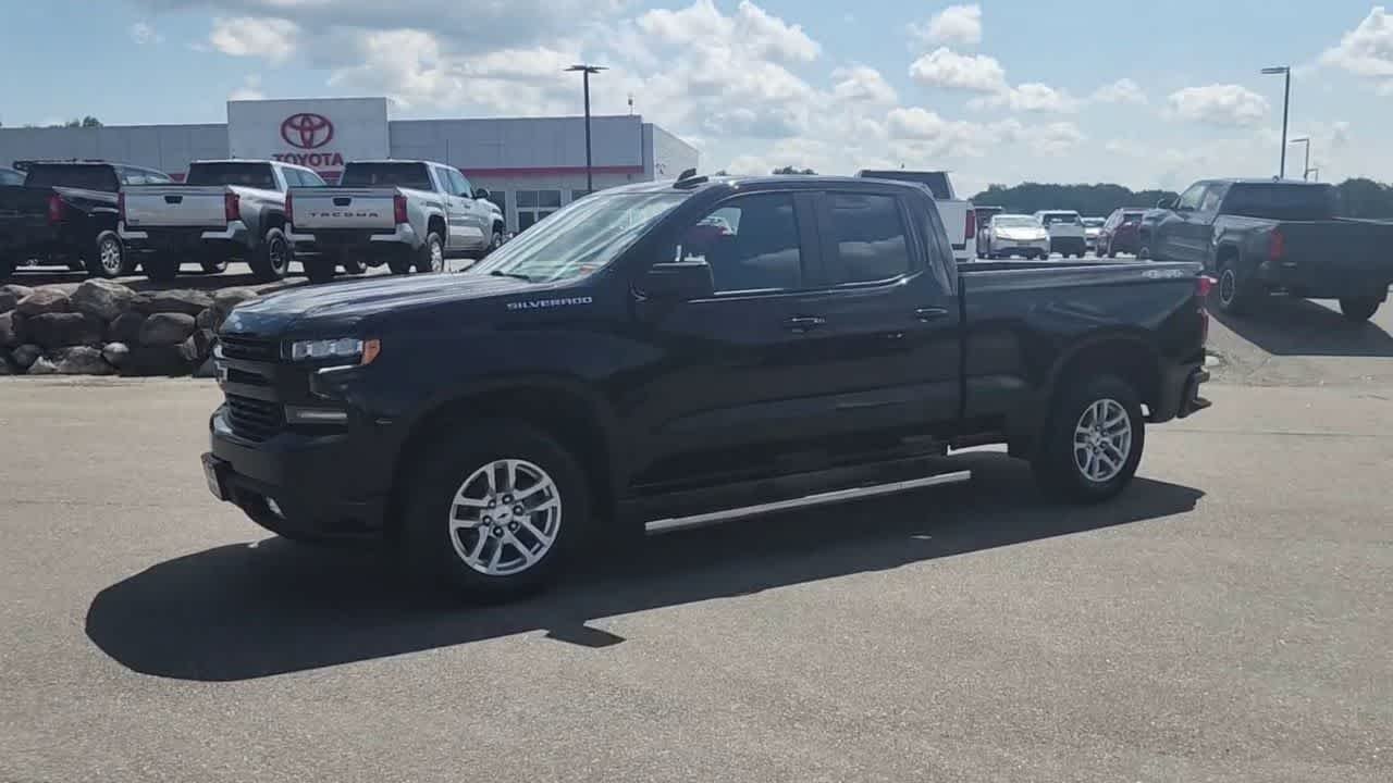 Used 2022 Black Chevrolet RST image 8