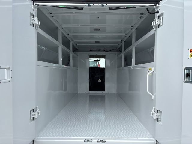 New 2025 Summit White Chevrolet 1WT image 11