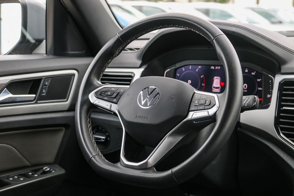 Used 2022 Gray Volkswagen 3.6L V6 SE w/Technology image 15