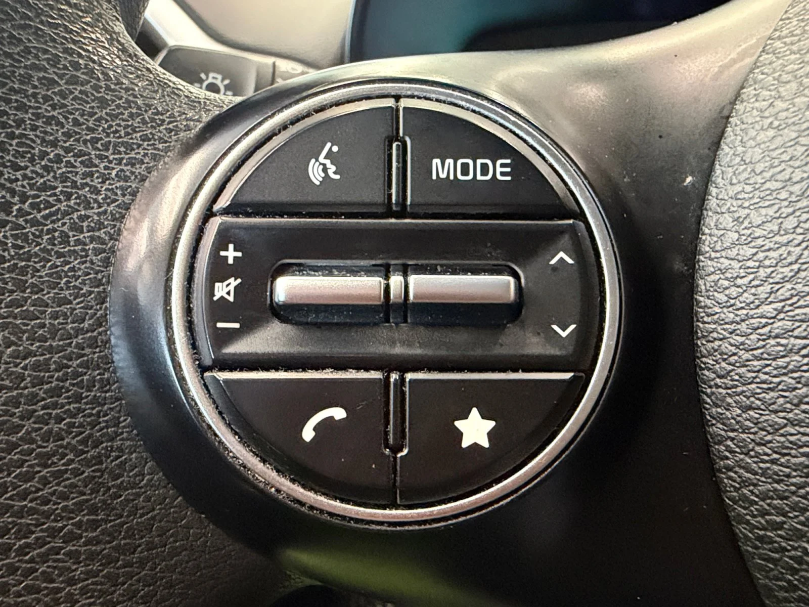 Used 2023 Fusion Black Kia LX image 18