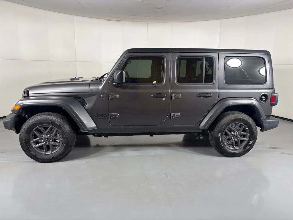 Used 2025 Crystal Metallic Jeep Sport S image 5