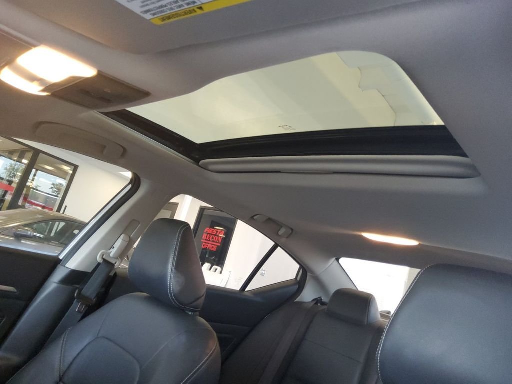 Used 2022 Silver Nissan 2.5 SL image 24