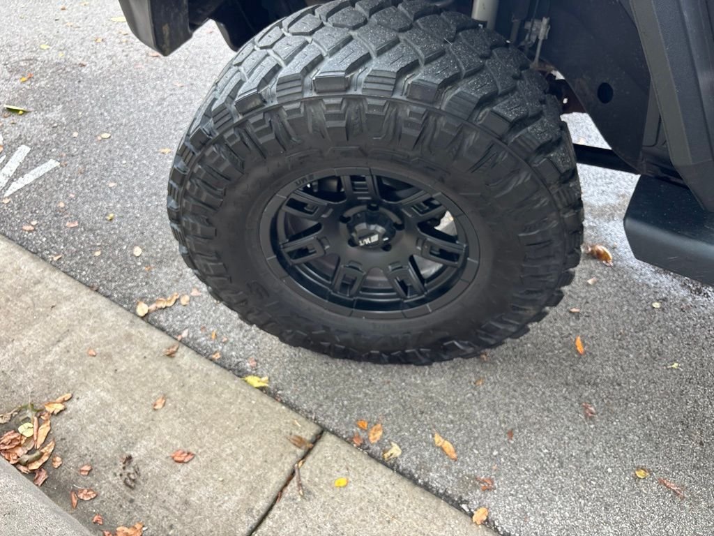 Used 2017 Gray Jeep Unlimited Sport image 36