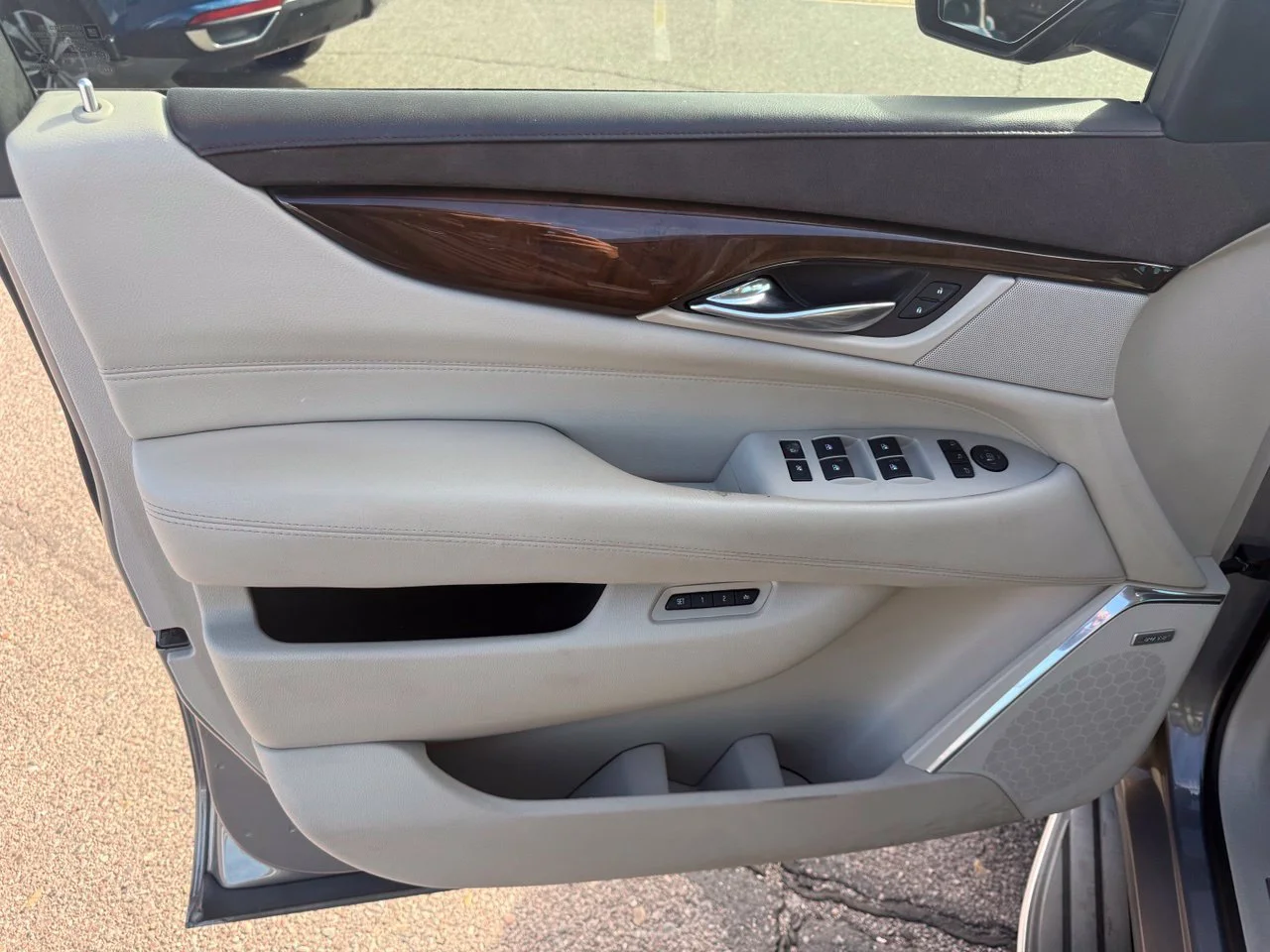 Used 2017 Bronze Dune Cadillac Luxury image 14