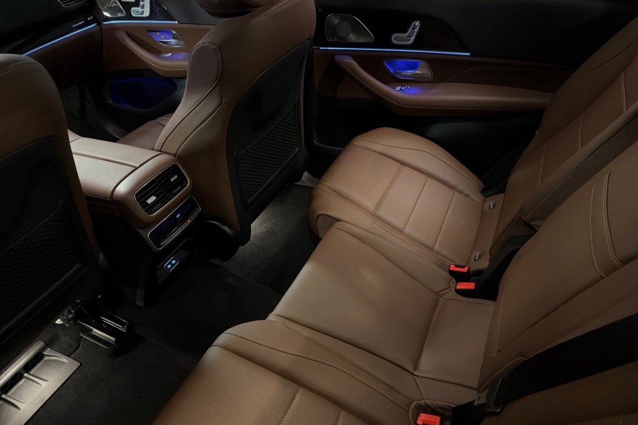 New 2026 Obsidian Black Metallic Mercedes-Benz GLS 450 4MATIC® SUV image 11