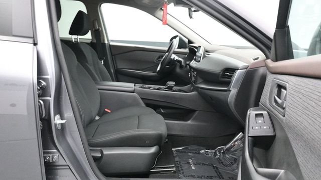 Used 2023 Gray Nissan S image 10