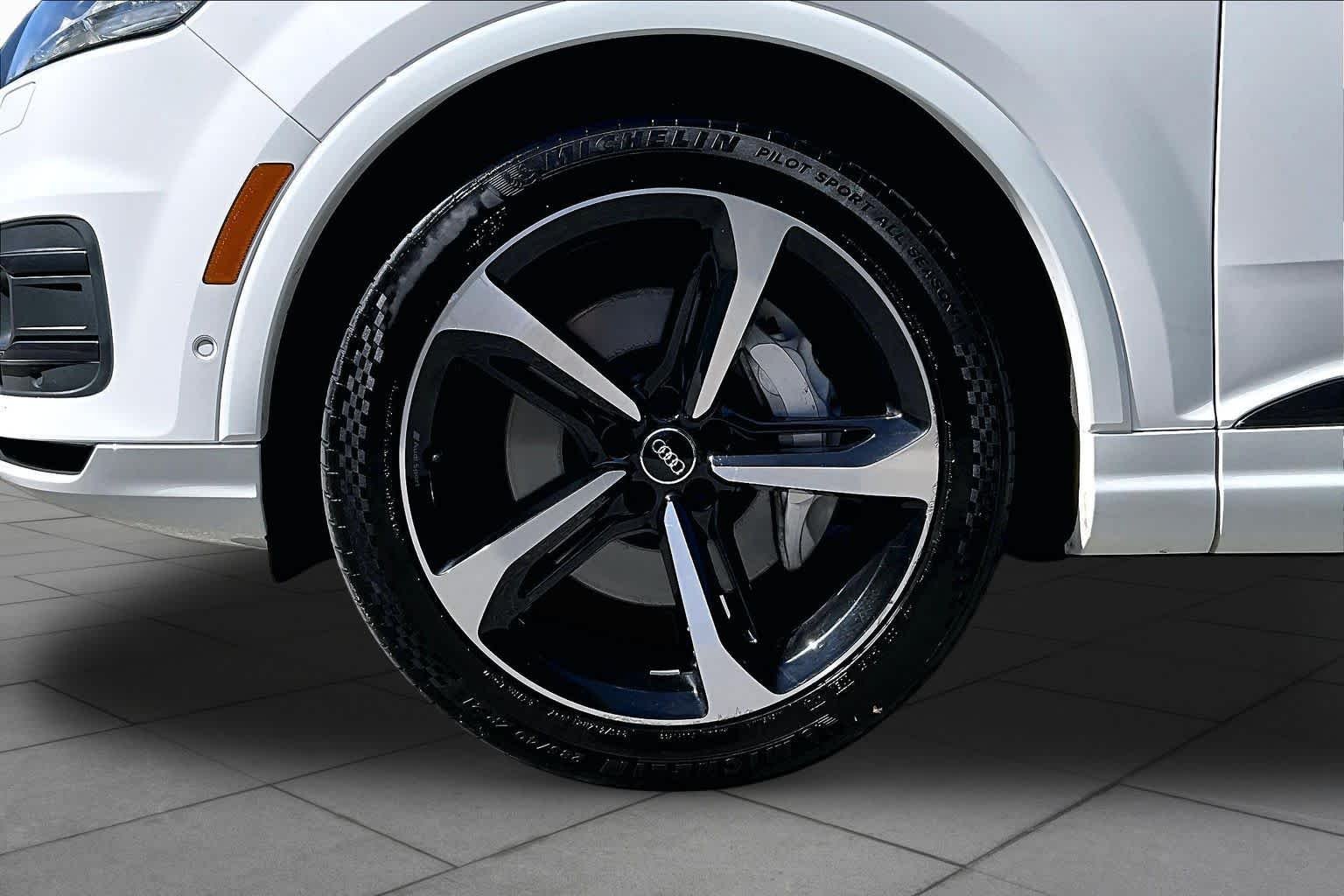 Used 2019 Carrara White Audi SE Premium Plus image 11