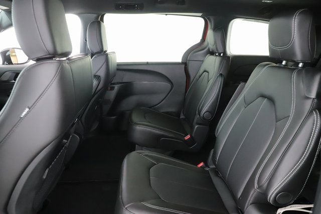 2026 Chrysler Pacifica Select - Photo 26
