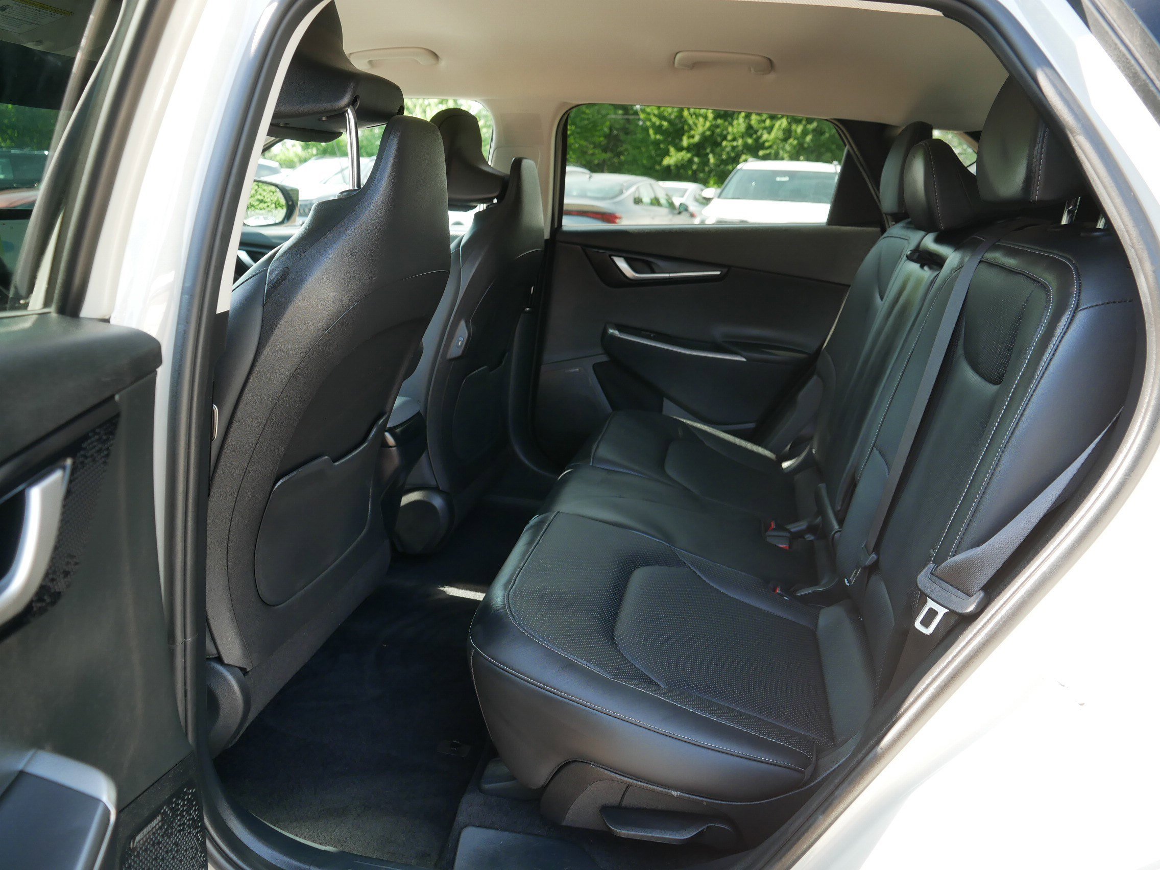 Certified Used 2024 Glacier Kia Wind image 34