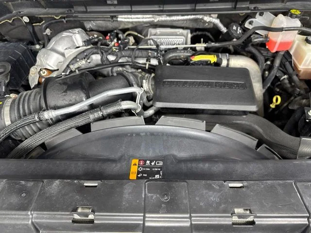 Used 2022 White GMC SLE image 9