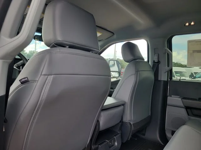 New 2026 Oxford White Ford XL image 13