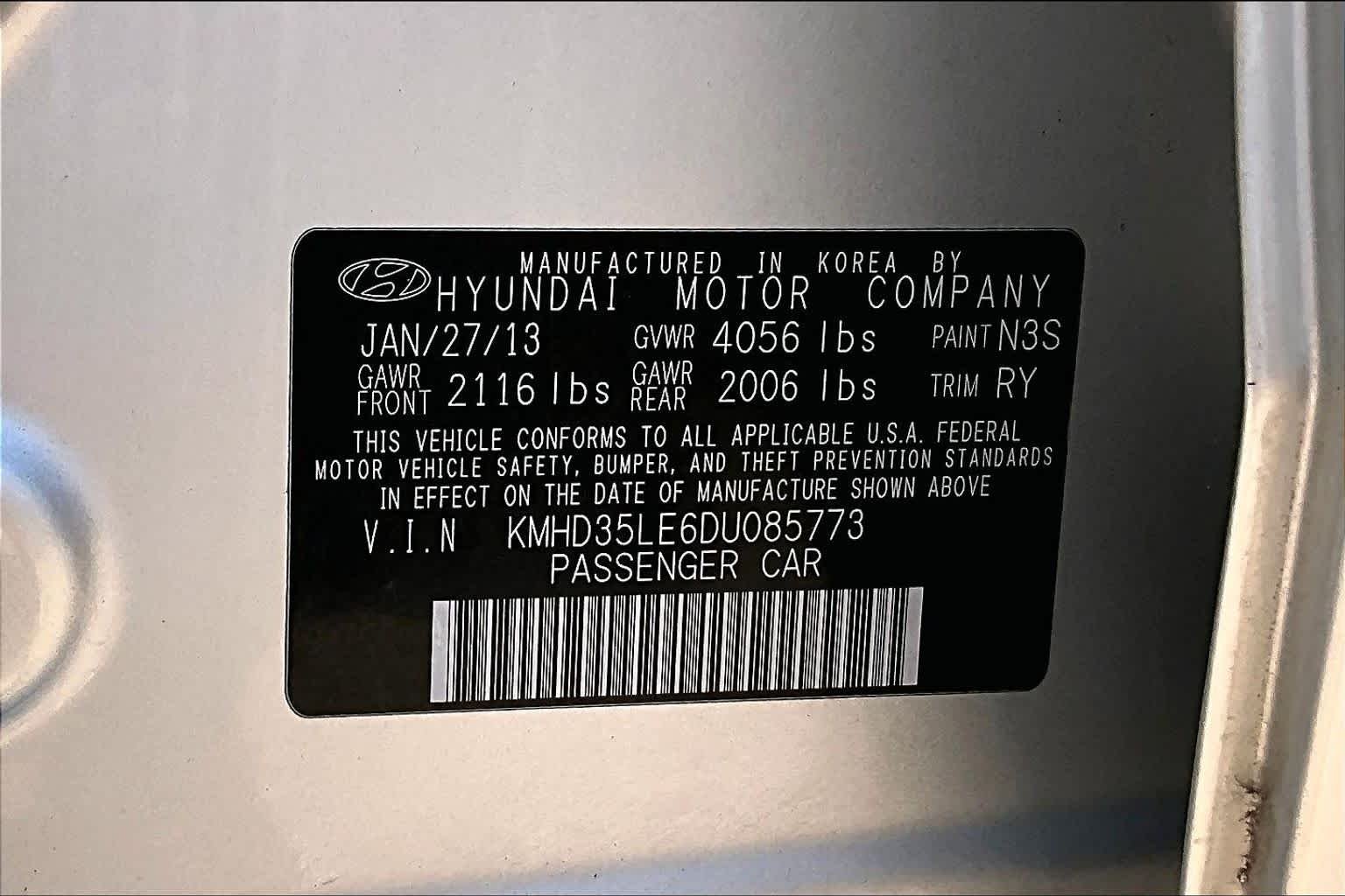 Used 2013 Shimmering Silver Hyundai  image 34