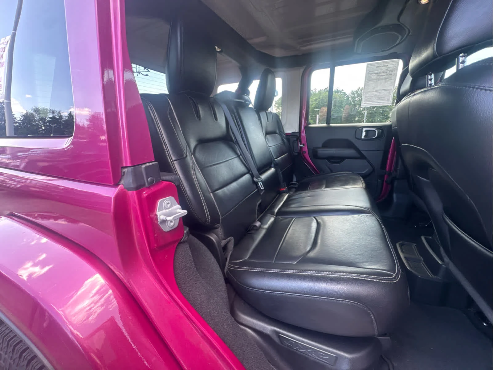 Used 2022 Limited Edition Tuscadero Pearlcoat Jeep Unlimited Sahara image 27