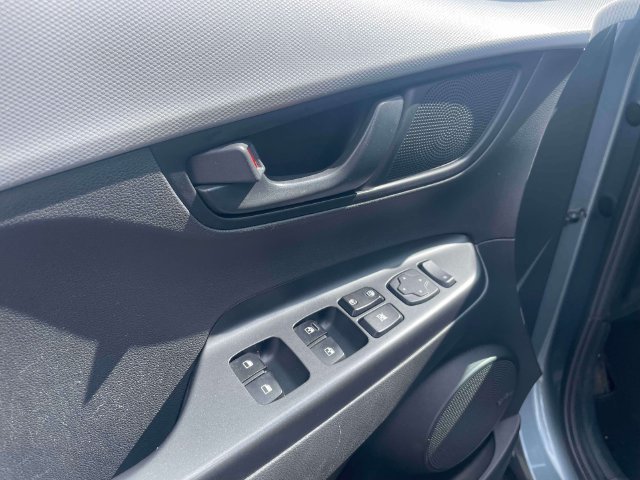 Used 2019 Silver Hyundai SEL image 17