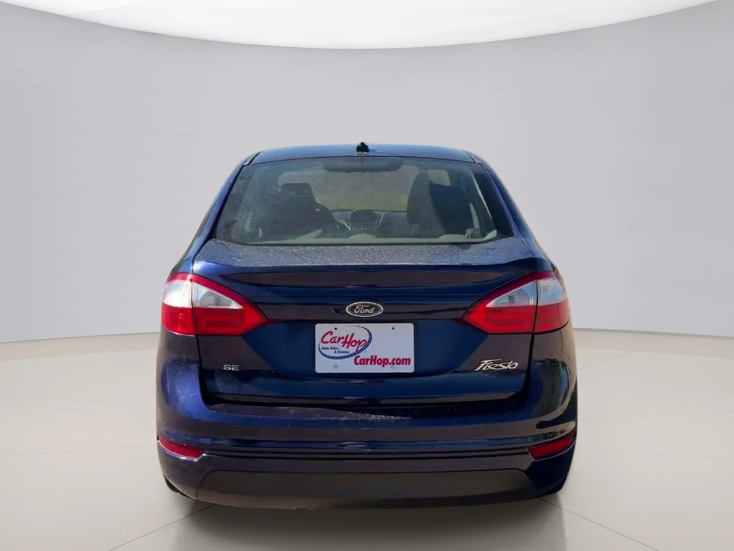 Used 2016 Blue Ford SE image 4