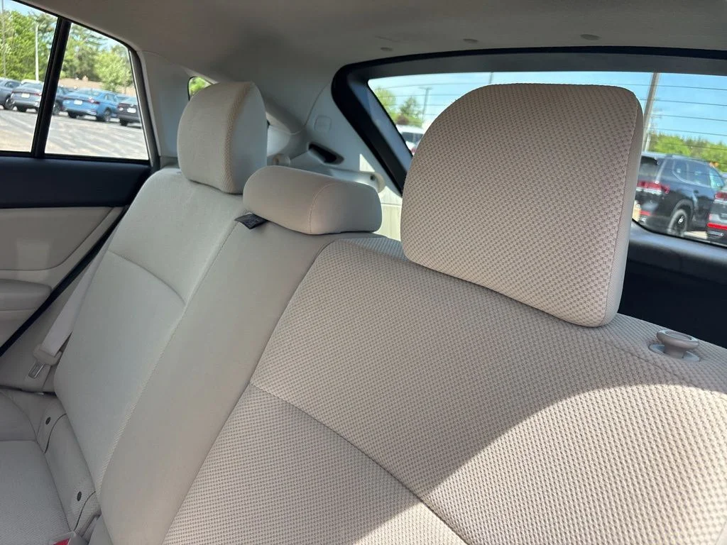 Used 2014 Satin White Pearl Subaru 2.0i Premium image 25