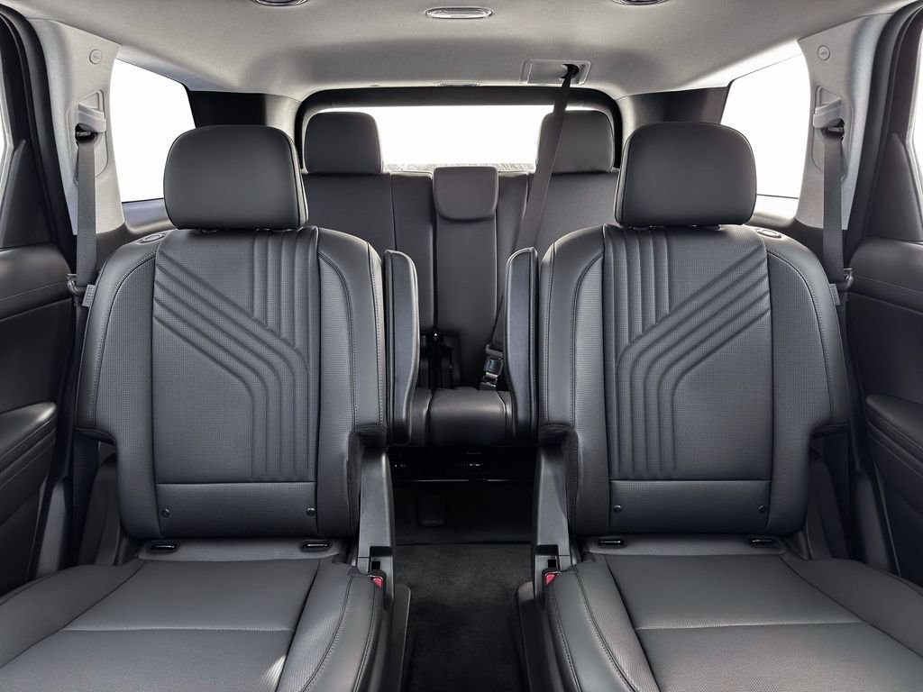 New 2026 Creamy White Pearl Hyundai SEL 8P image 16