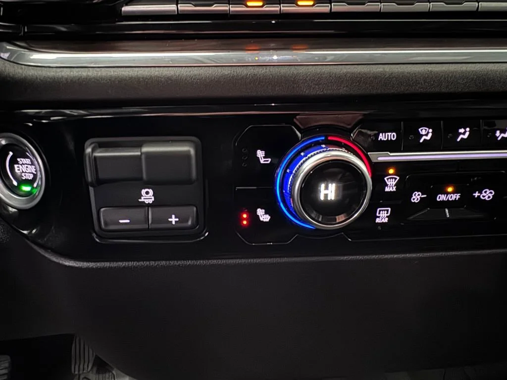 2025 GMC Sierra 1500 SLT - Photo 24