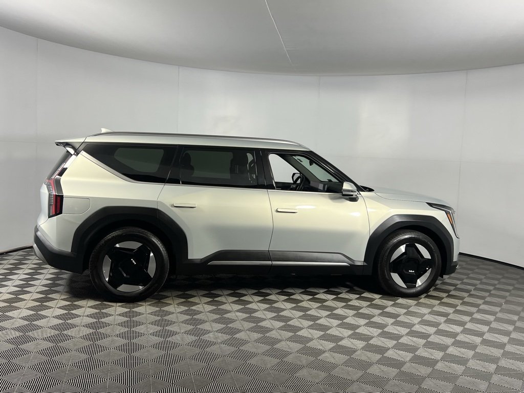 2024 Kia EV9 Wind photo 3