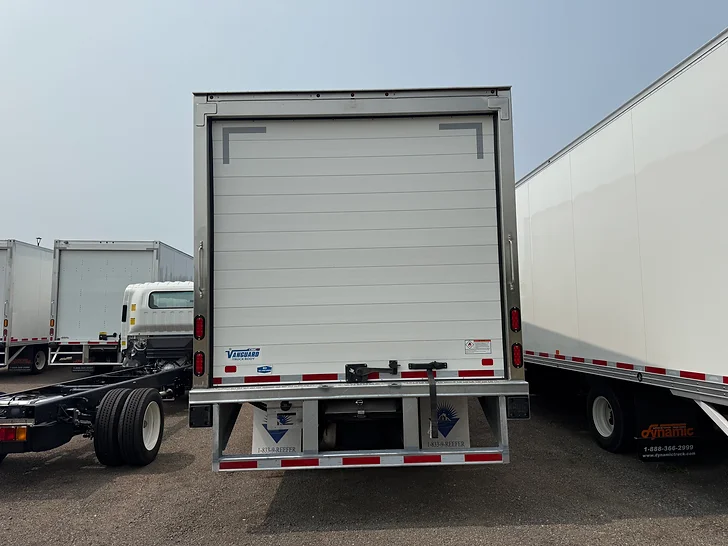Used 2024 White Isuzu 18ft Box Truck image 3
