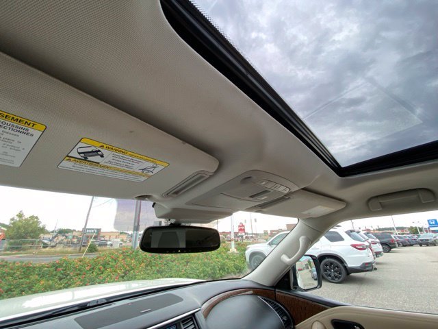 Used 2020 Pearl White Nissan SL image 14
