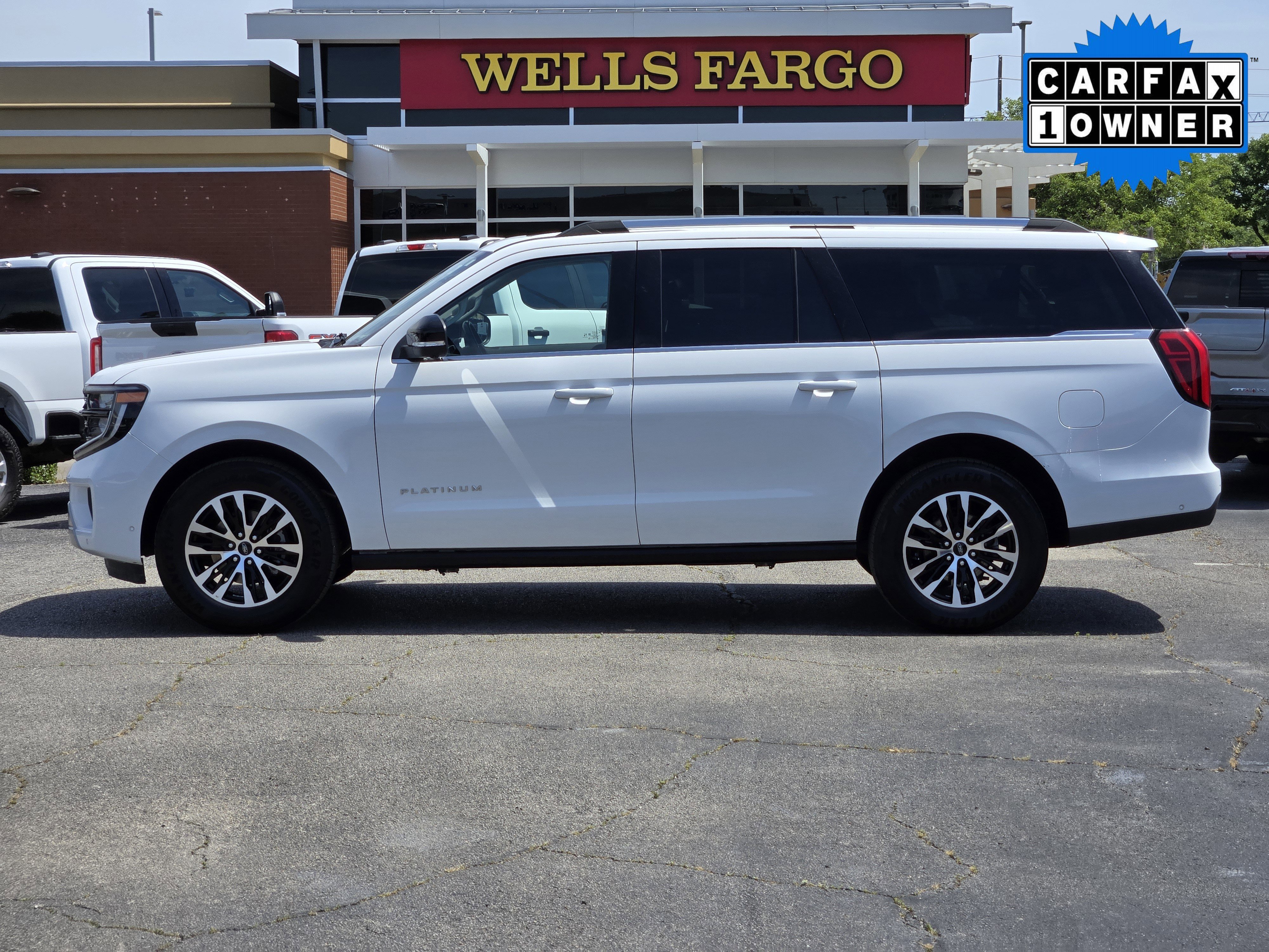 Certified Used 2025 Oxford White Ford Platinum image 4