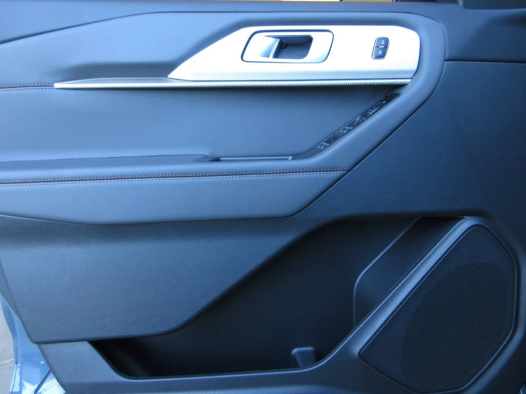 New 2026 Vapor Blue Metallic Ford Active image 9