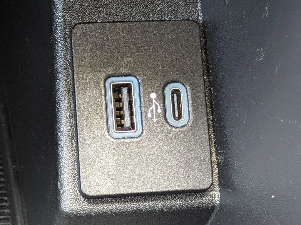 Used 2024 Silver Ford SEL image 23