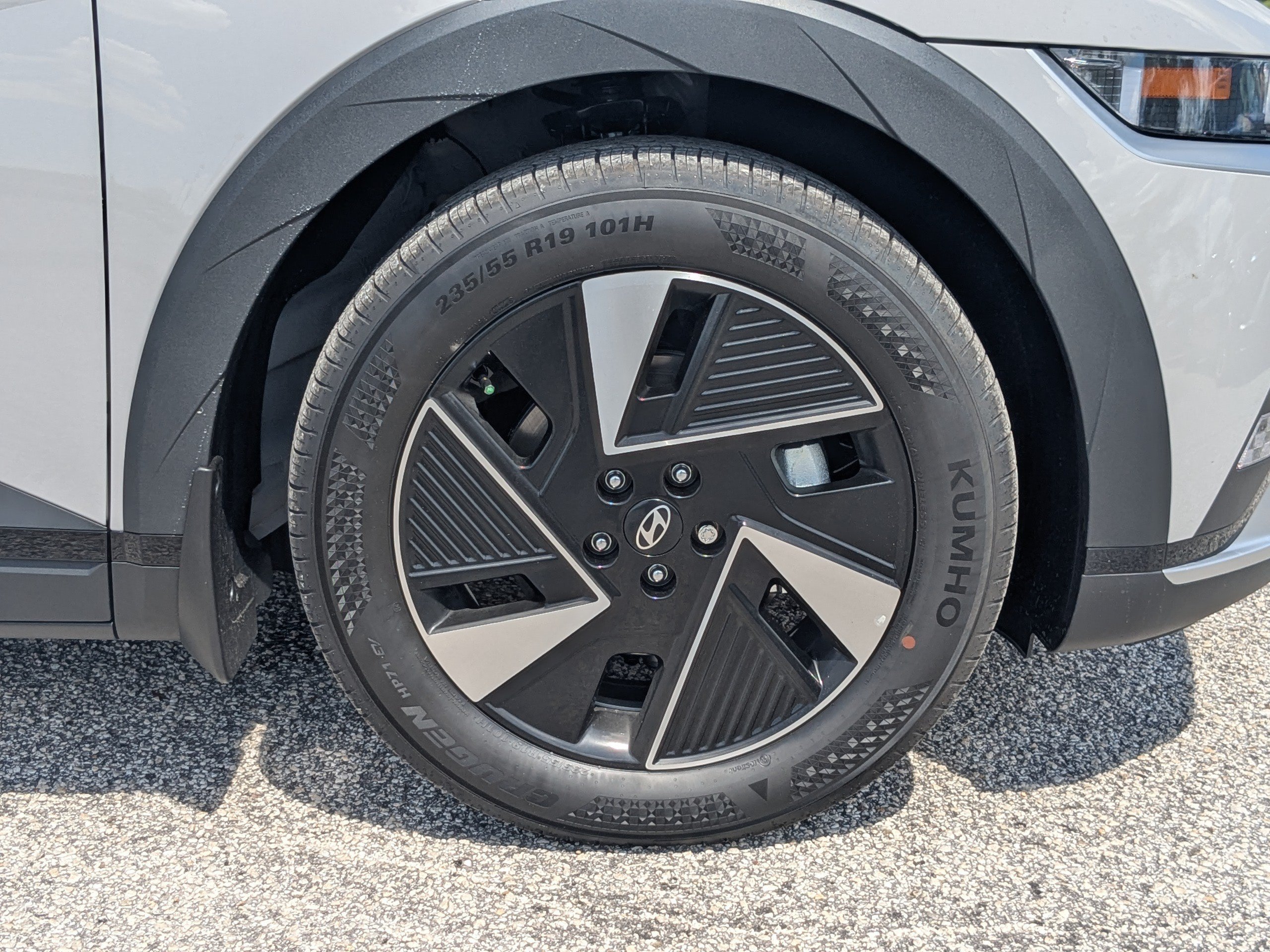 New 2027 Cyber Gray Hyundai SEL image 11