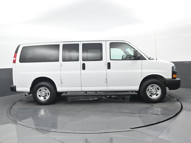 Used 2022 Summit White Chevrolet LS image 17