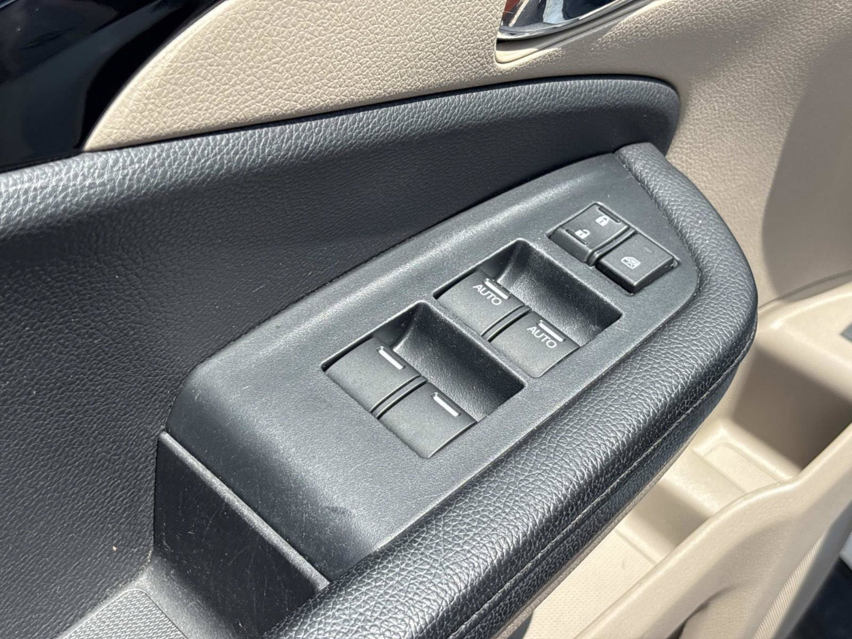 Used 2020 Platinum White Honda Touring image 23