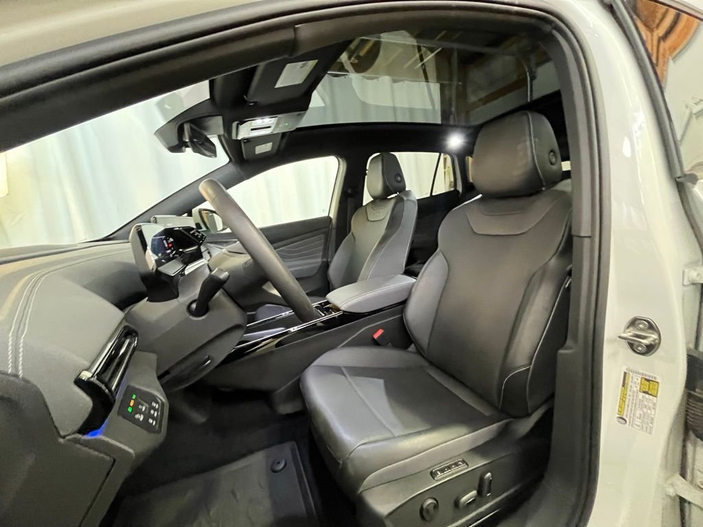 Certified Used 2023 White Volkswagen Pro S image 10