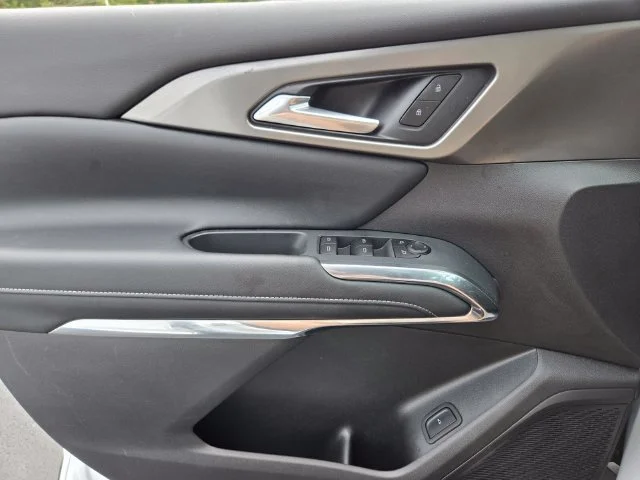 Used 2026 White Chevrolet LT image 38