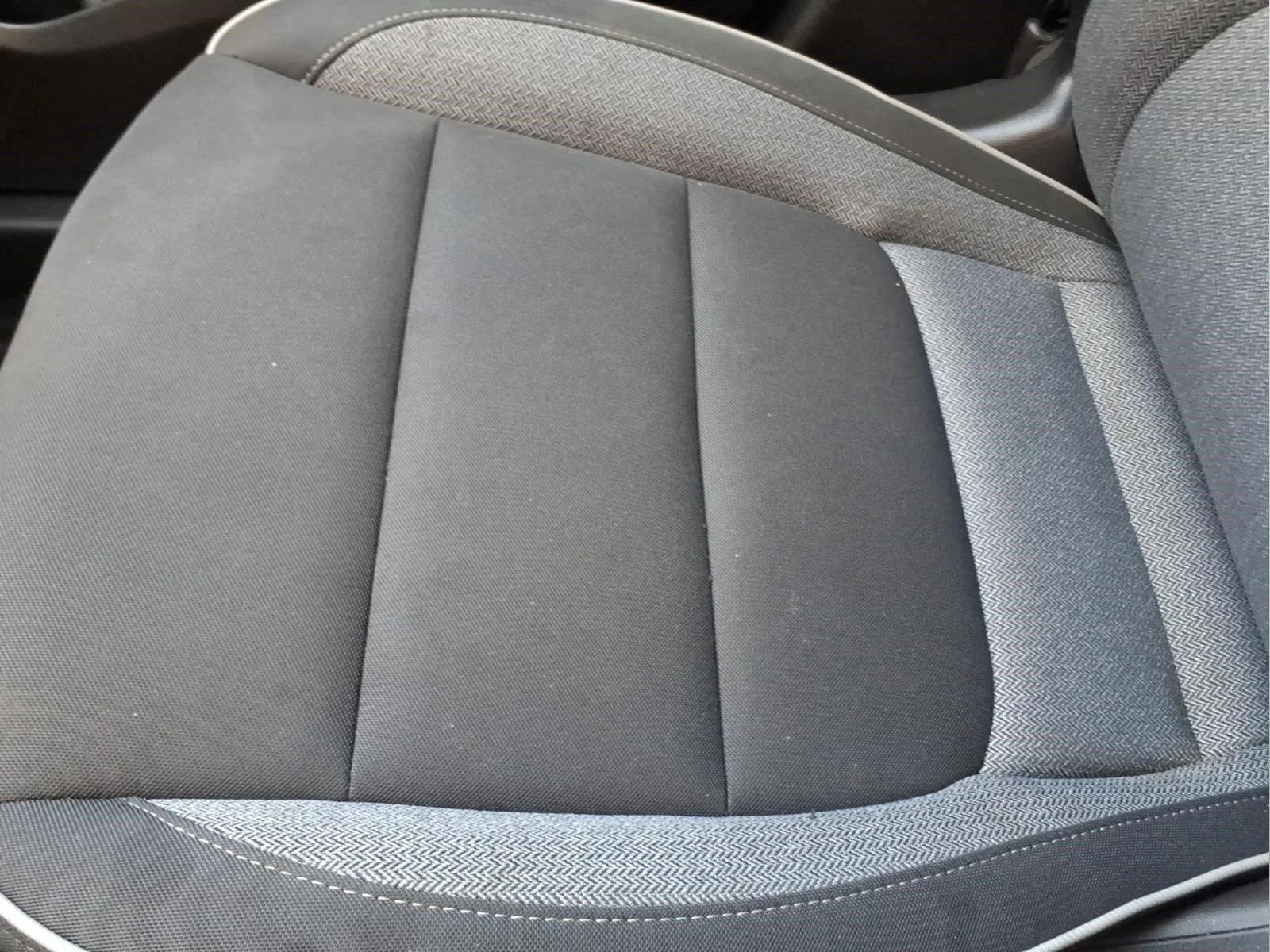 Used 2025 Sterling Gray Metallic Chevrolet LT image 26