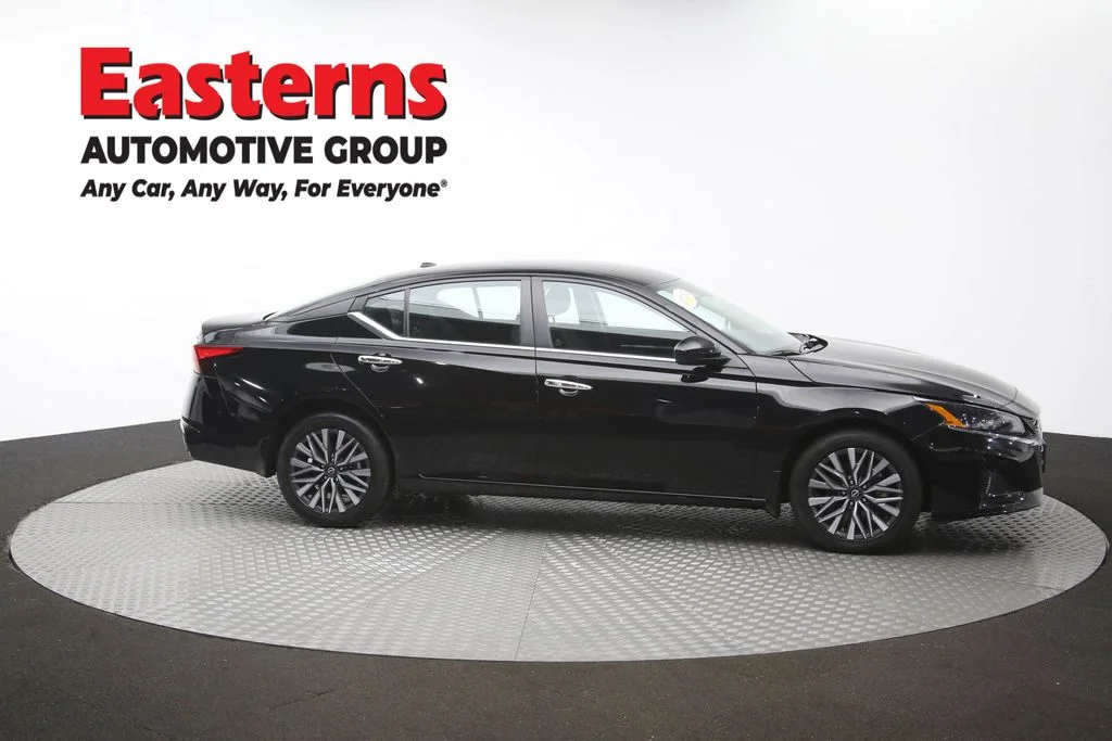Used 2023 Black Nissan 2.5 SV image 46