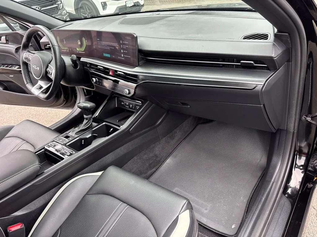 Used 2025 Black Kia GT-Line image 24